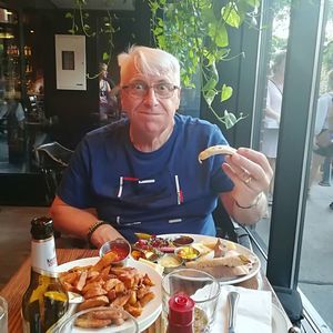 Meet your Posher, Robert